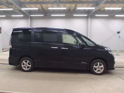Nissan SERENA  с аукциона в Японии