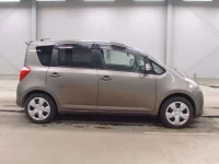 Toyota RACTIS лот № 5627 оценка 3.5  с аукциона в Японии 2