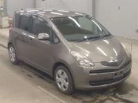 Toyota RACTIS лот № 5627 оценка 3.5  с аукциона в Японии 4