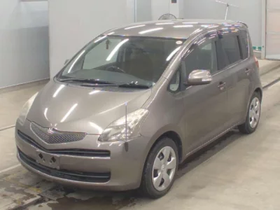 Toyota RACTIS  с аукциона в Японии