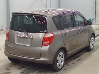 Toyota RACTIS  с аукциона в Японии