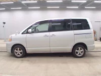 Toyota VOXY лот № 5605 оценка 3  с аукциона в Японии 3
