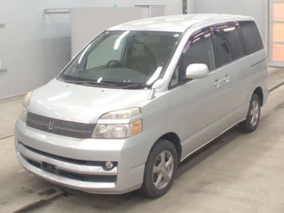 Toyota VOXY  с аукциона в Японии