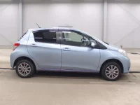 Toyota VITZ лот № 3332 оценка 3.5  с аукциона в Японии 2