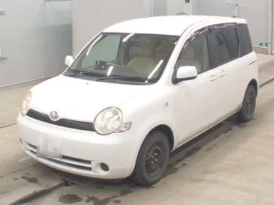 Toyota SIENTA  с аукциона в Японии