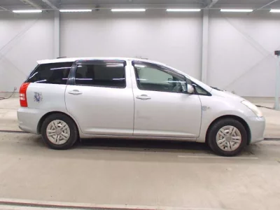 Toyota WISH  с аукциона в Японии
