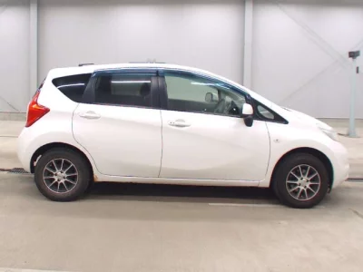 Nissan NOTE  с аукциона в Японии