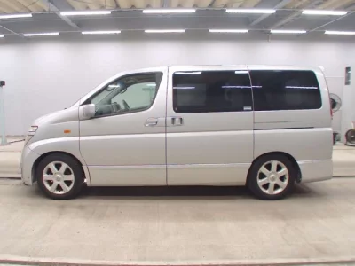 Nissan ELGRAND  с аукциона в Японии