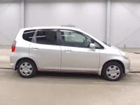 Honda FIT лот № 5646 оценка 3  с аукциона в Японии 2