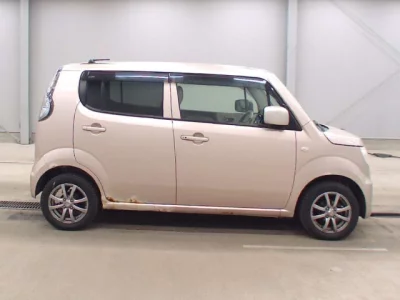 Suzuki MRWAGON