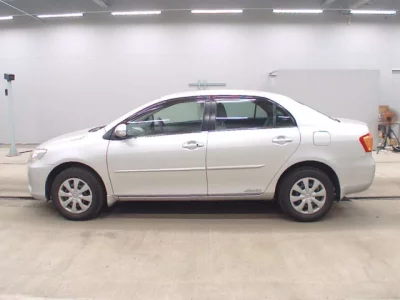 Toyota COROLLA AXIO  с аукциона в Японии