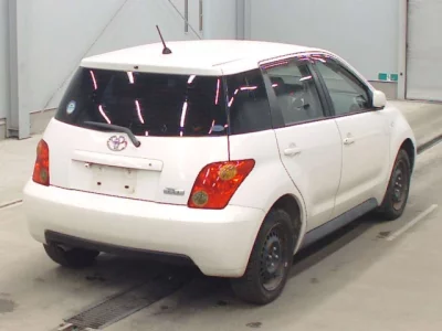 Toyota IST  с аукциона в Японии