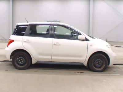 Toyota IST  с аукциона в Японии