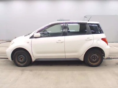 Toyota IST  с аукциона в Японии