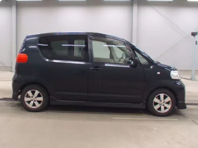Toyota PORTE  с аукциона в Японии