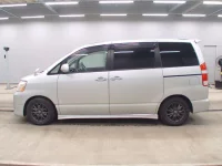 Toyota NOAH лот № 3363 оценка 3.5  с аукциона в Японии 3