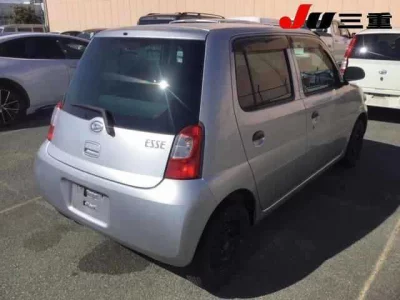 Daihatsu Esse