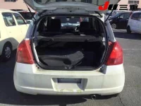 Suzuki SWIFT лот № 8332 оценка R  с аукциона в Японии 6