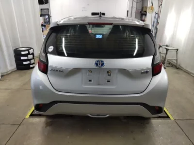 Toyota AQUA  с аукциона в Японии