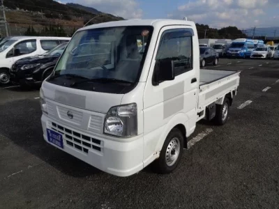 Nissan NT100 Clipper