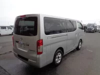 Nissan CARAVAN VAN лот № 1624 оценка 3.5  с аукциона в Японии 1