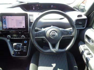 Nissan SERENA  с аукциона в Японии