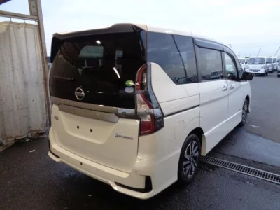 Nissan SERENA  с аукциона в Японии