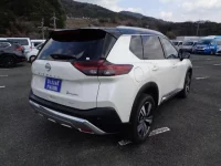 Nissan X-TRAIL лот № 7010 оценка 4.5  с аукциона в Японии 1