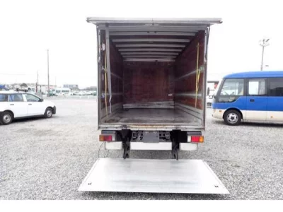 Toyota DYNA  с аукциона в Японии