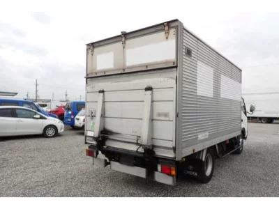 Toyota DYNA  с аукциона в Японии