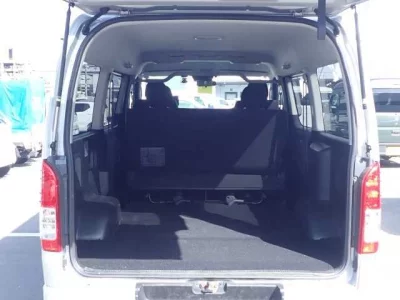 Toyota HIACE VAN  с аукциона в Японии
