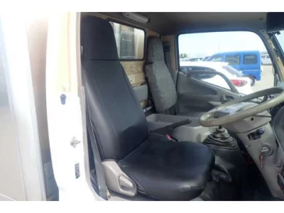 Toyota DYNA  с аукциона в Японии