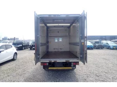 Toyota DYNA  с аукциона в Японии