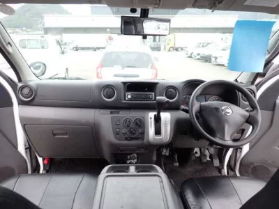 Nissan CARAVAN VAN