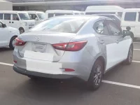 Mazda AXELA лот № 161 оценка 3.5  с аукциона в Японии 1