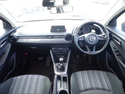 Mazda AXELA  с аукциона в Японии