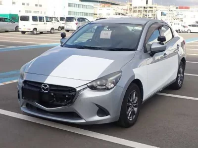 Mazda AXELA  с аукциона в Японии