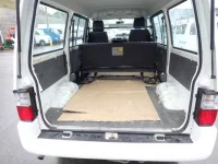 Mazda BONGO VAN лот № 82 оценка 3.5  с аукциона в Японии 2
