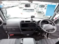 Mazda BONGO VAN лот № 82 оценка 3.5  с аукциона в Японии 3