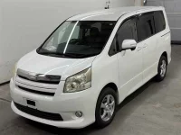 Toyota NOAH лот № 85010 оценка 3.5  с аукциона в Японии 3