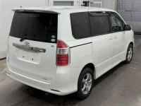 Toyota NOAH лот № 85010 оценка 3.5  с аукциона в Японии 4