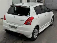 Suzuki SWIFT лот № 90084 оценка 4  с аукциона в Японии 4