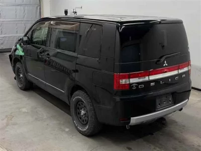 Mitsubishi DELICA D5