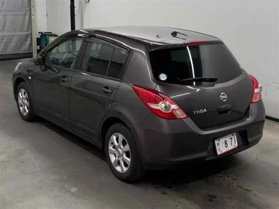 Nissan TIIDA