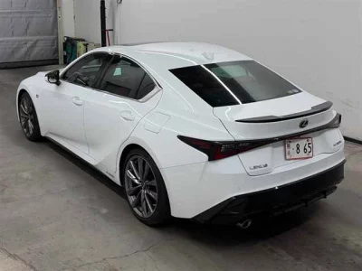 Lexus IS