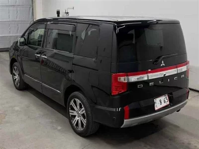 Mitsubishi Delica D:5