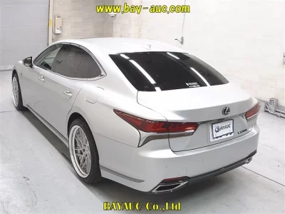 Lexus LS  с аукциона в Японии
