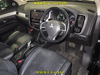 Mitsubishi OUTLANDER PHEV