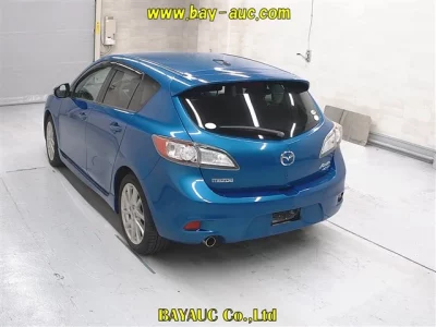 Mazda AXELA  с аукциона в Японии