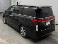 Nissan ELGRAND лот № 90172 оценка 4  с аукциона в Японии 1